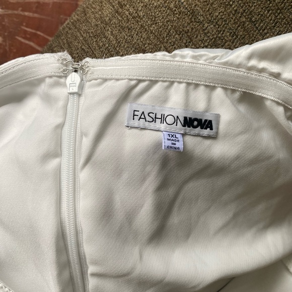 Fashion Nova • High Expectations Satin Gown - White mini dress with train • 1XL - Picture 3 of 9